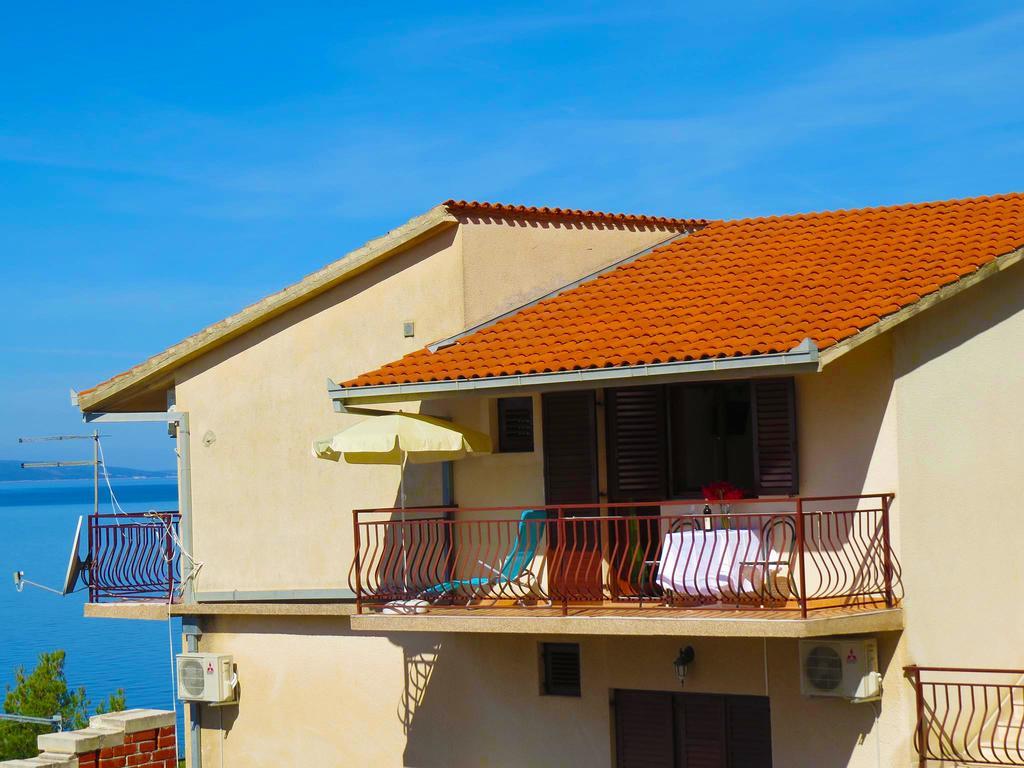 Apartments Pino Brela Ngoại thất bức ảnh