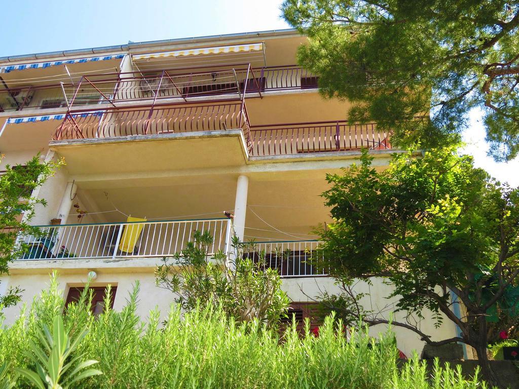 Apartments Pino Brela Ngoại thất bức ảnh